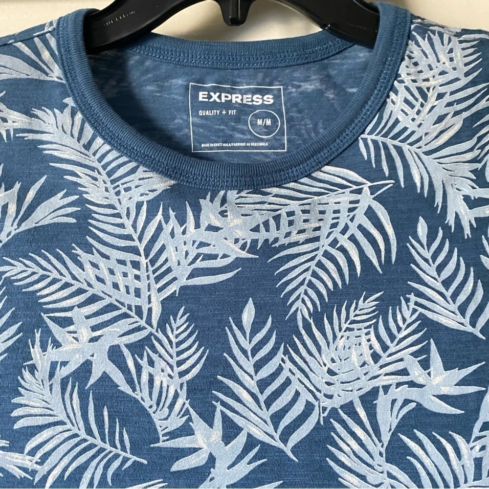 Express Palm Leaf Ringer Short Sleeve Shirt - Picture 4 of 7